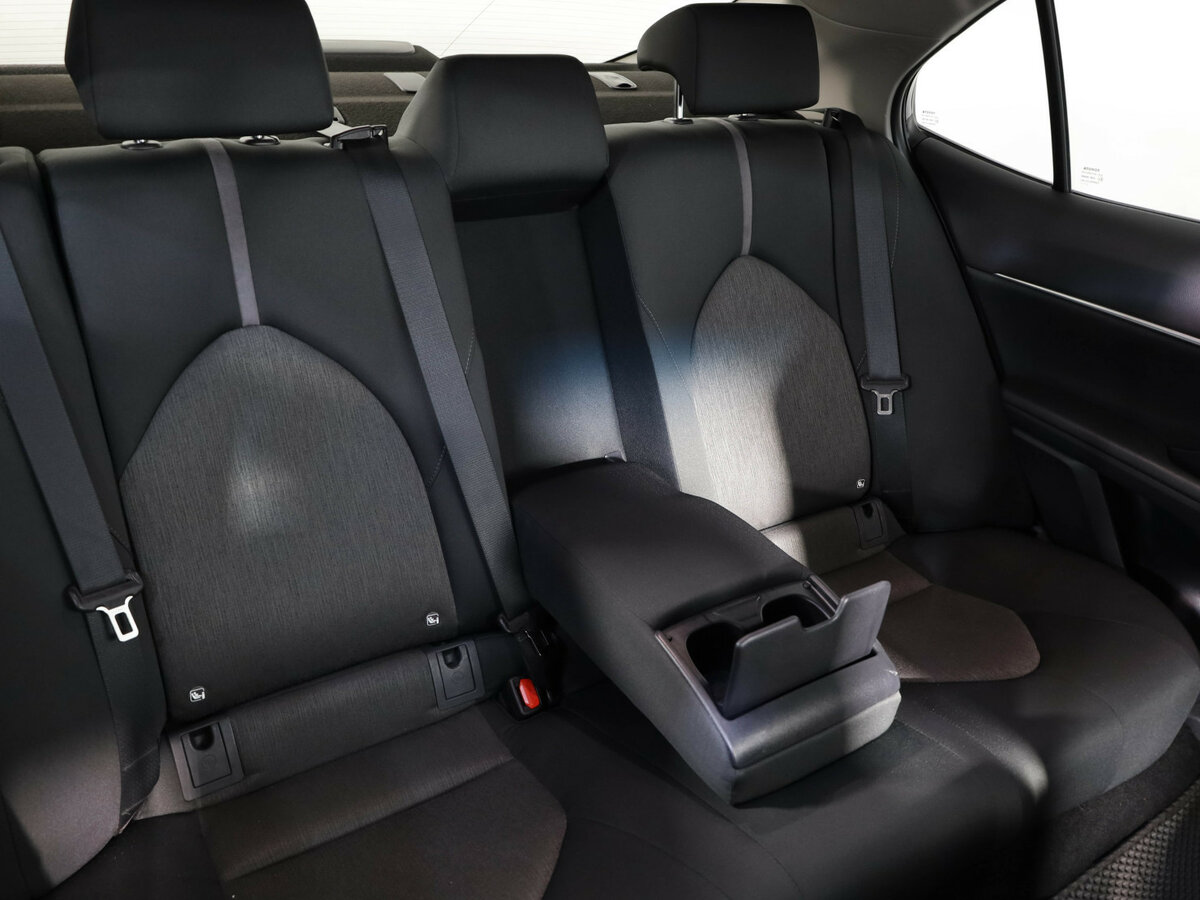 Toyota Camry 2021 года с пробегом. Фото: #11