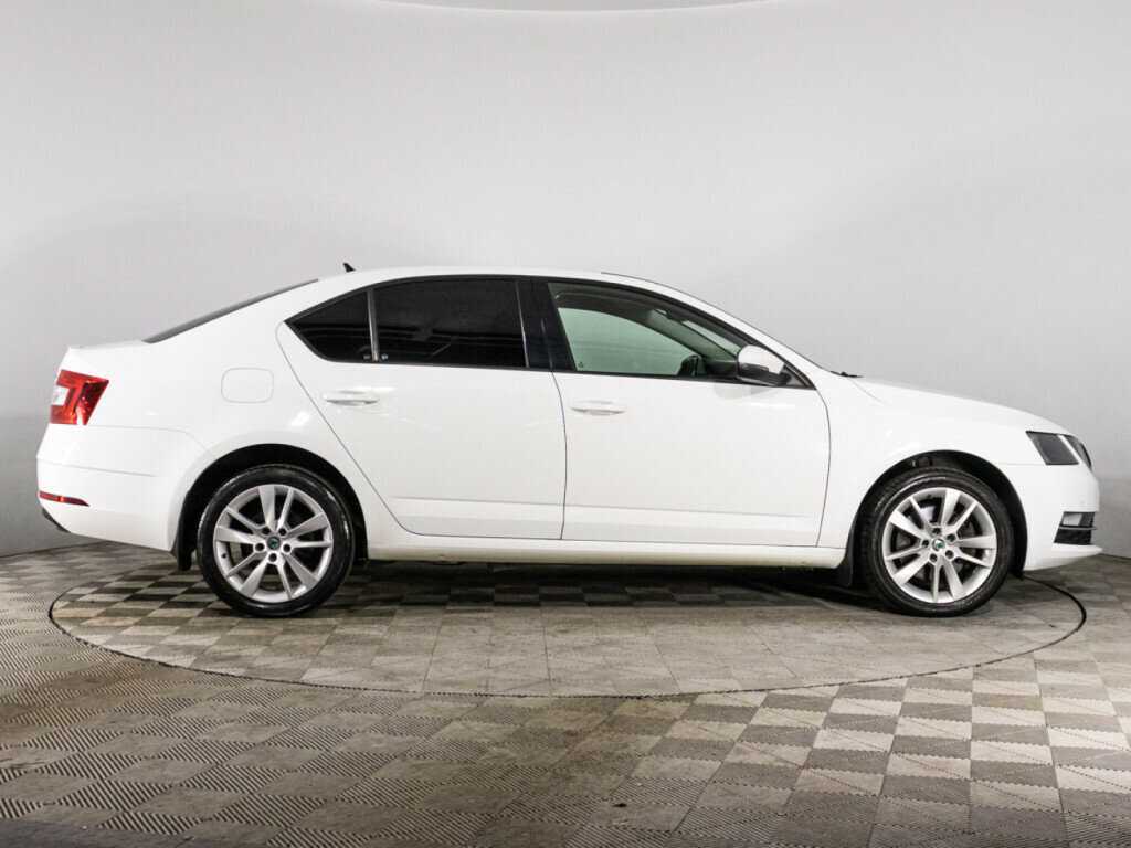Skoda Octavia 2018 года с пробегом. Фото: #3
