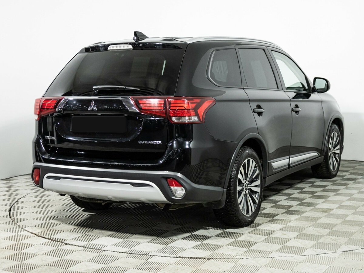 Mitsubishi Outlander 2018 года с пробегом. Фото: #4