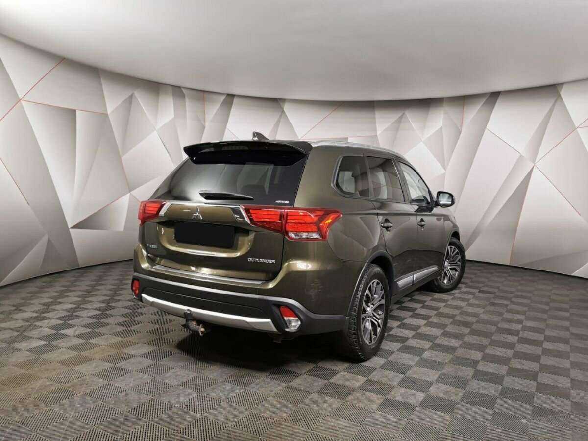 Mitsubishi Outlander 2018 года с пробегом. Фото: #1