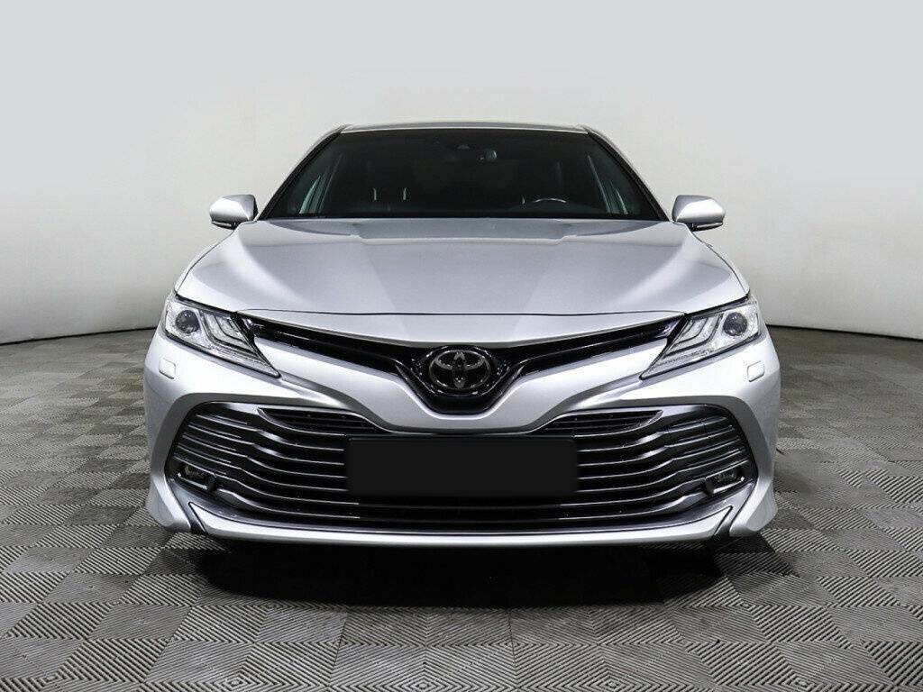 Toyota Camry 2018 года с пробегом. Посмотреть фото