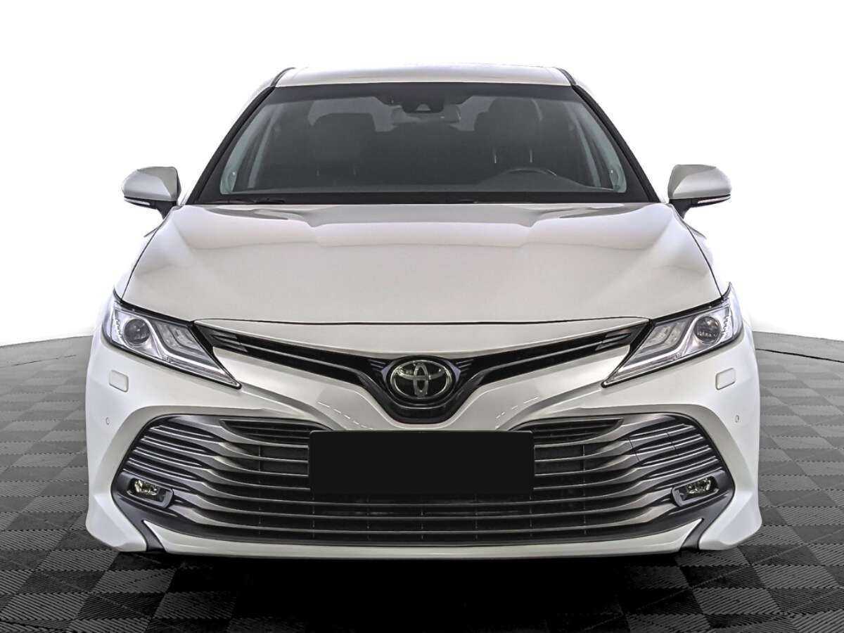 Toyota Camry 2019 года с пробегом. Фото: #1
