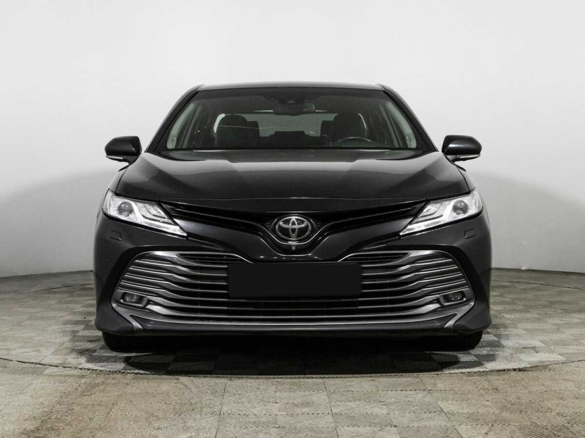 Toyota Camry 2018 года с пробегом. Фото: #1