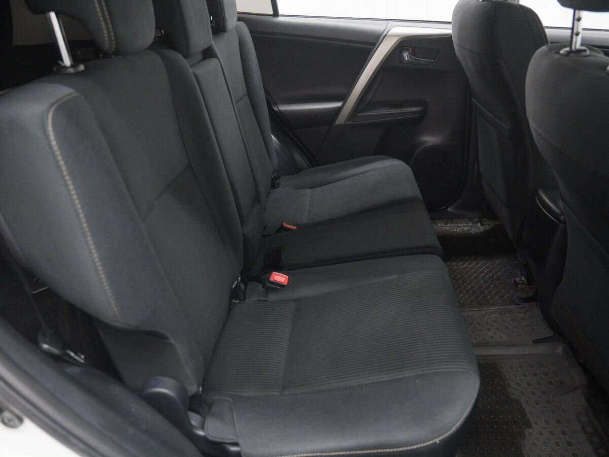 Toyota RAV4 2014 года с пробегом. Фото: #8
