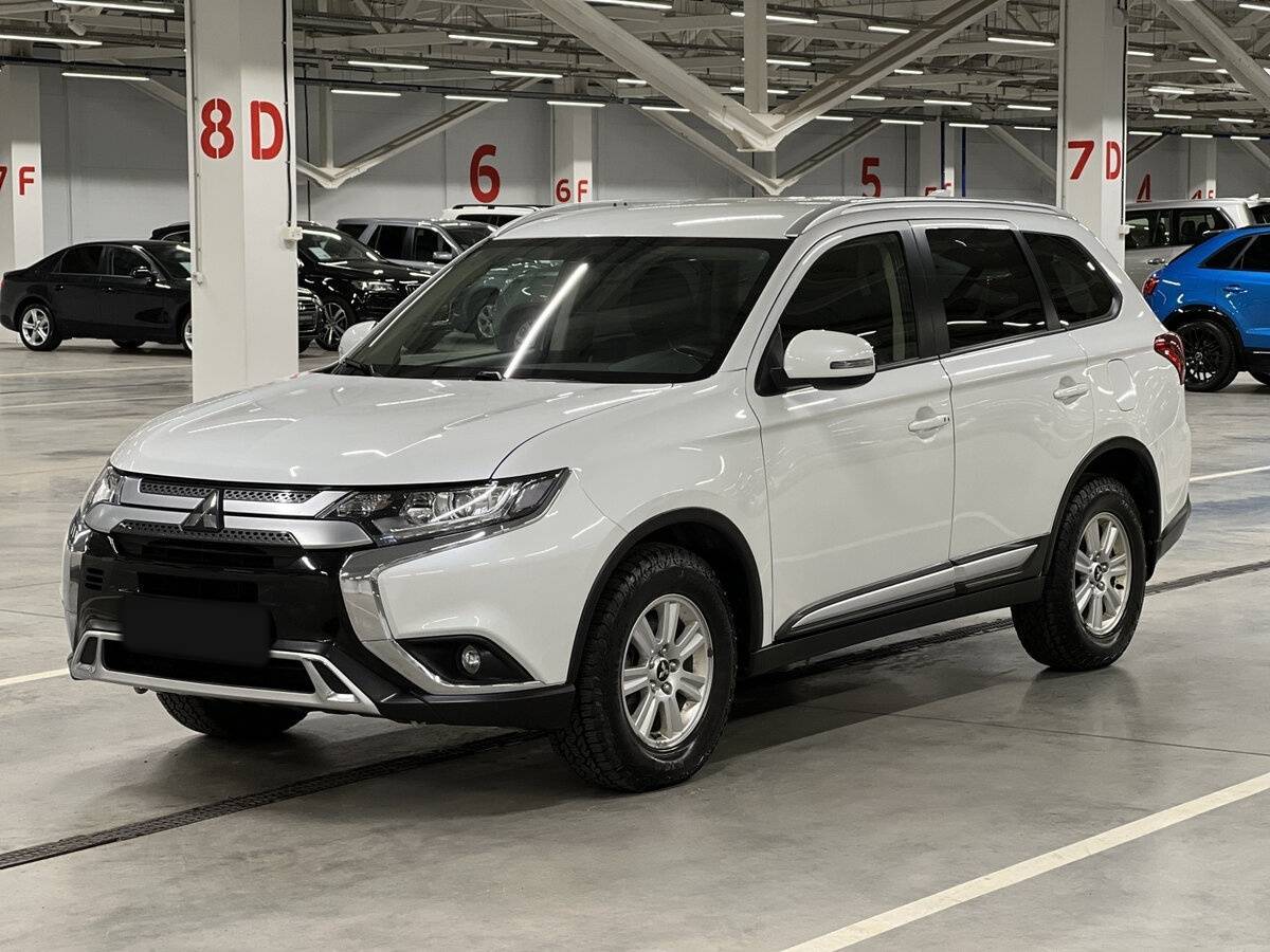 Mitsubishi Outlander 2021 года с пробегом. Посмотреть фото