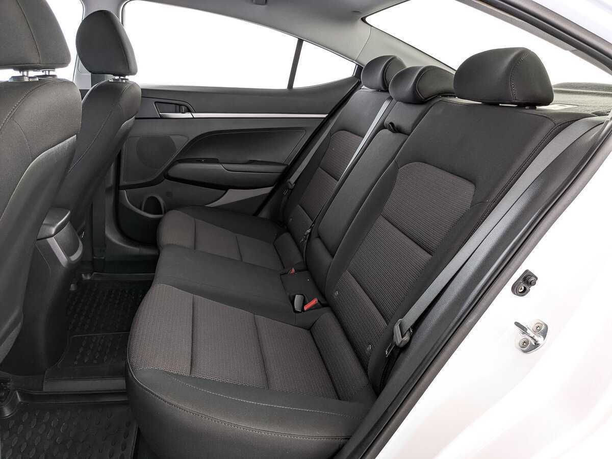 Hyundai Elantra 2019 года с пробегом. Фото: #17