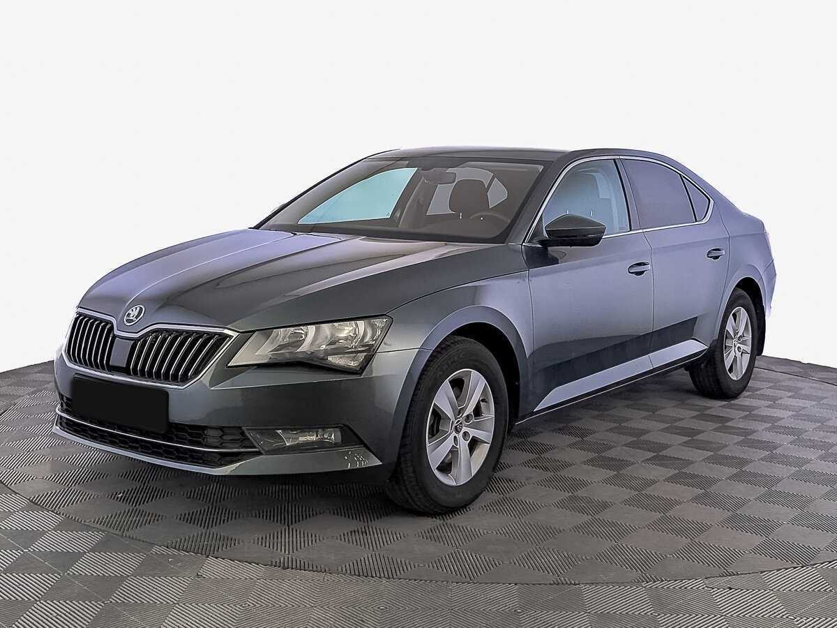 Skoda Superb 2019 года с пробегом. Посмотреть фото