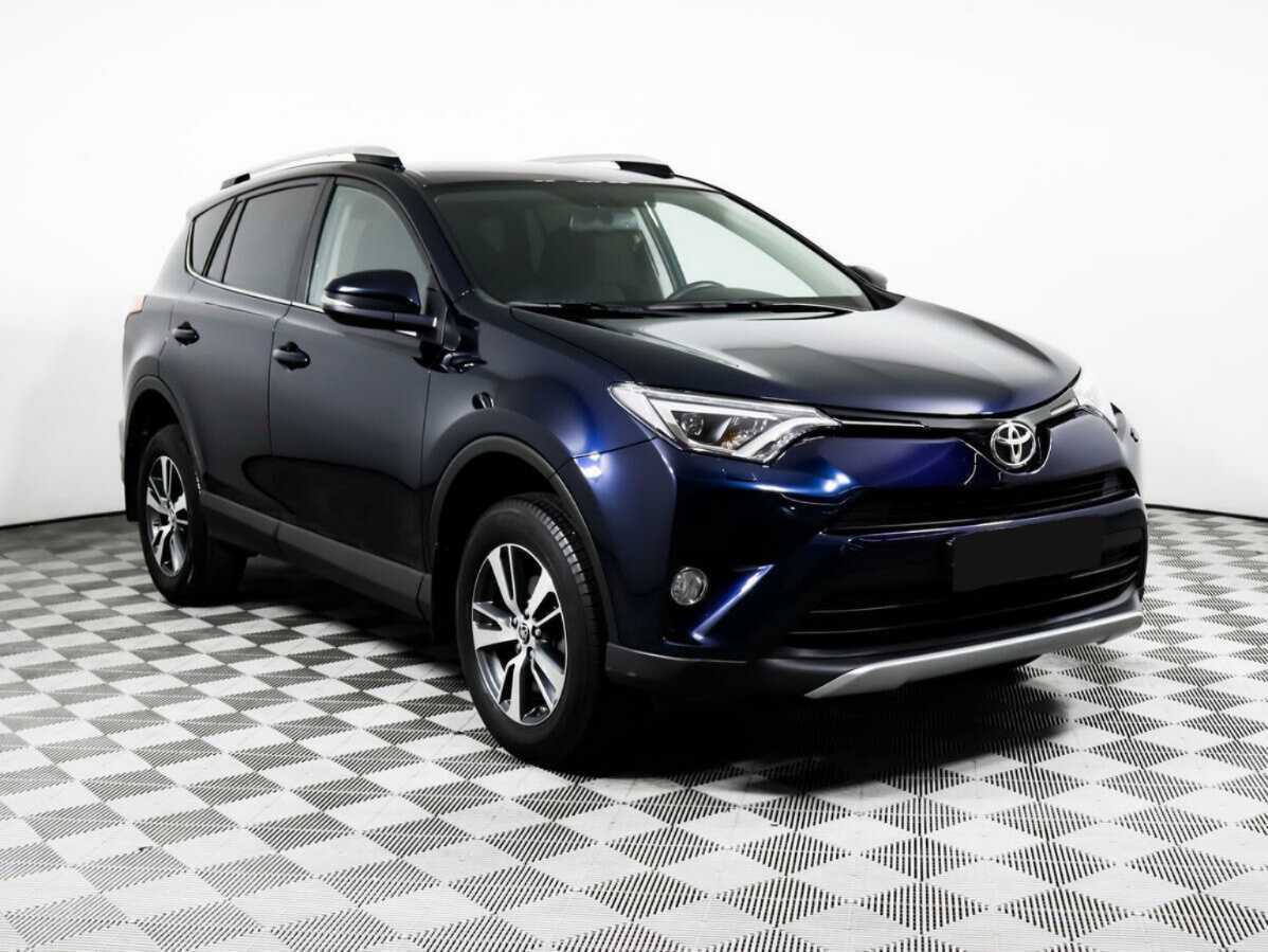 Toyota RAV4 2018 года с пробегом. Фото: #2