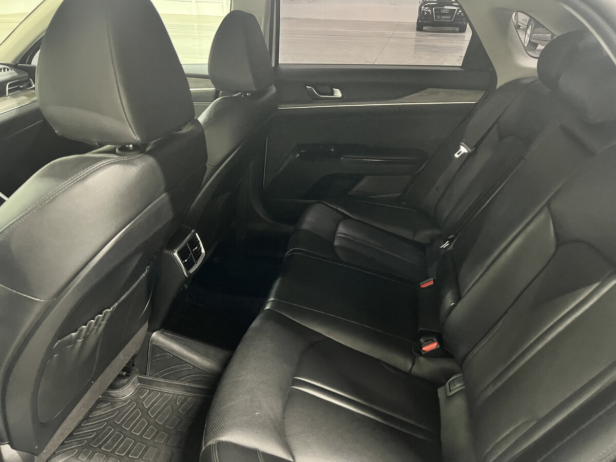 Kia K5 2022 года с пробегом. Фото: #11