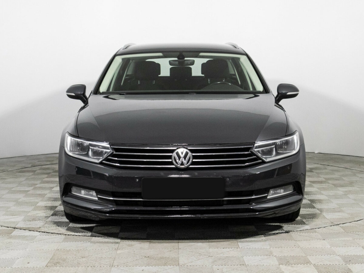 Volkswagen Passat 2019 года с пробегом. Фото: #1