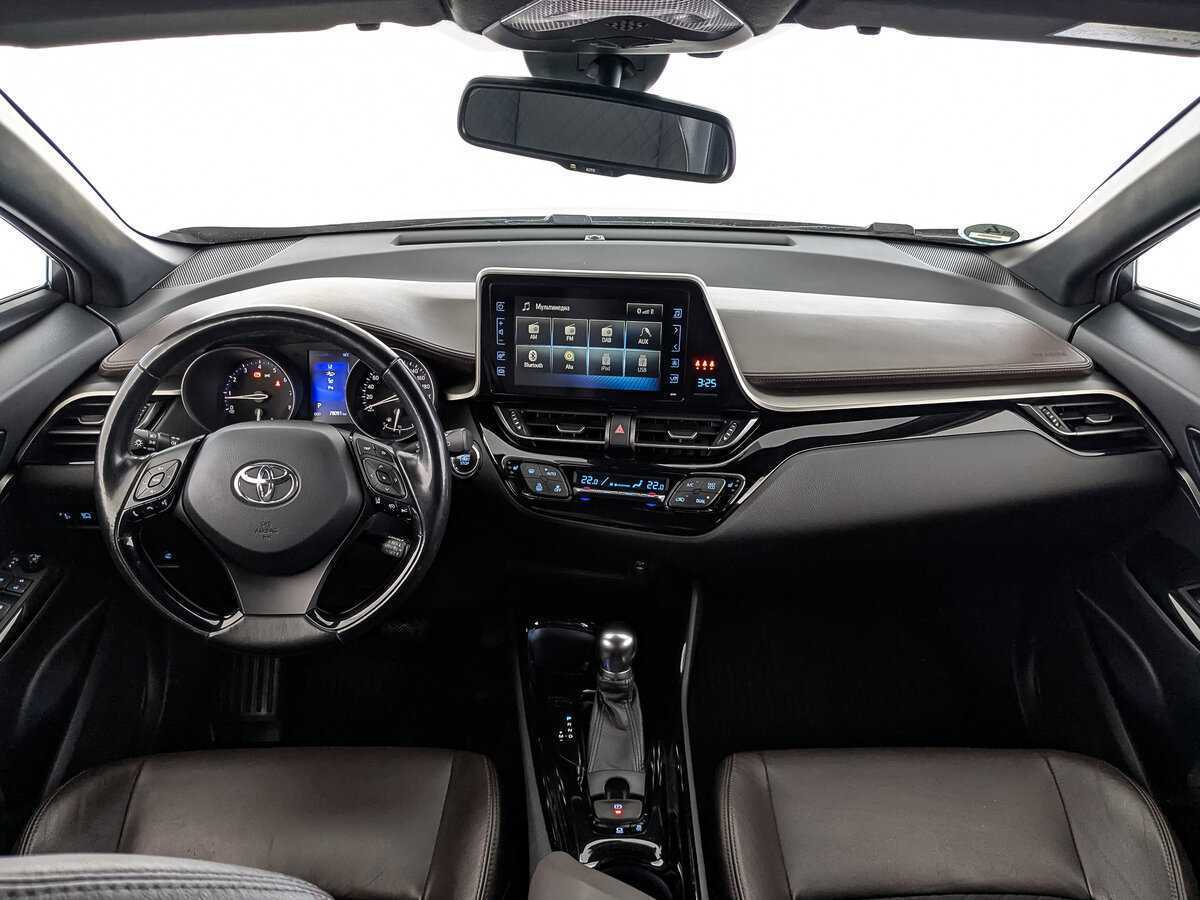 Toyota C-HR 2017 года с пробегом. Фото: #13