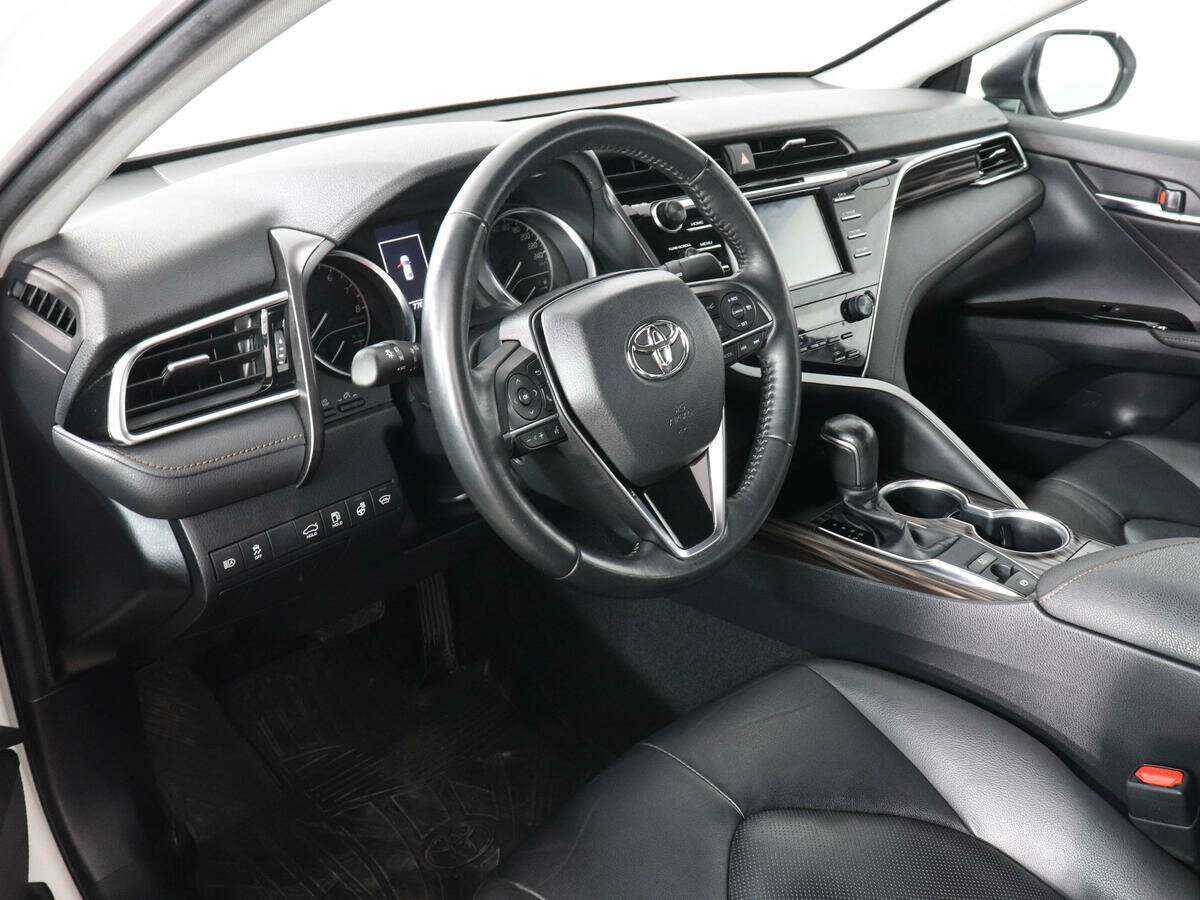Toyota Camry 2019 года с пробегом. Фото: #7