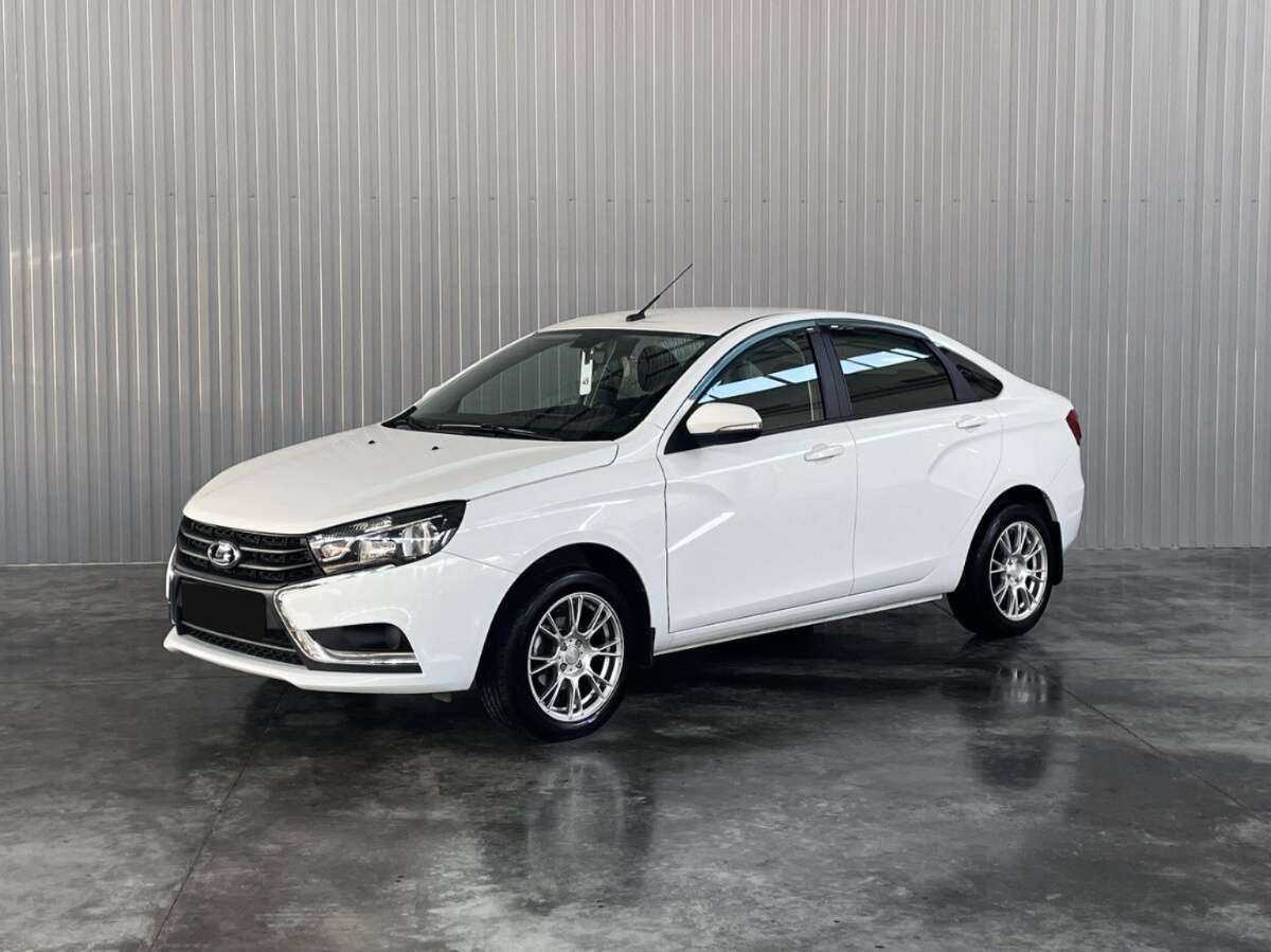 Lada (ВАЗ) Vesta 2017 года с пробегом. Посмотреть фото