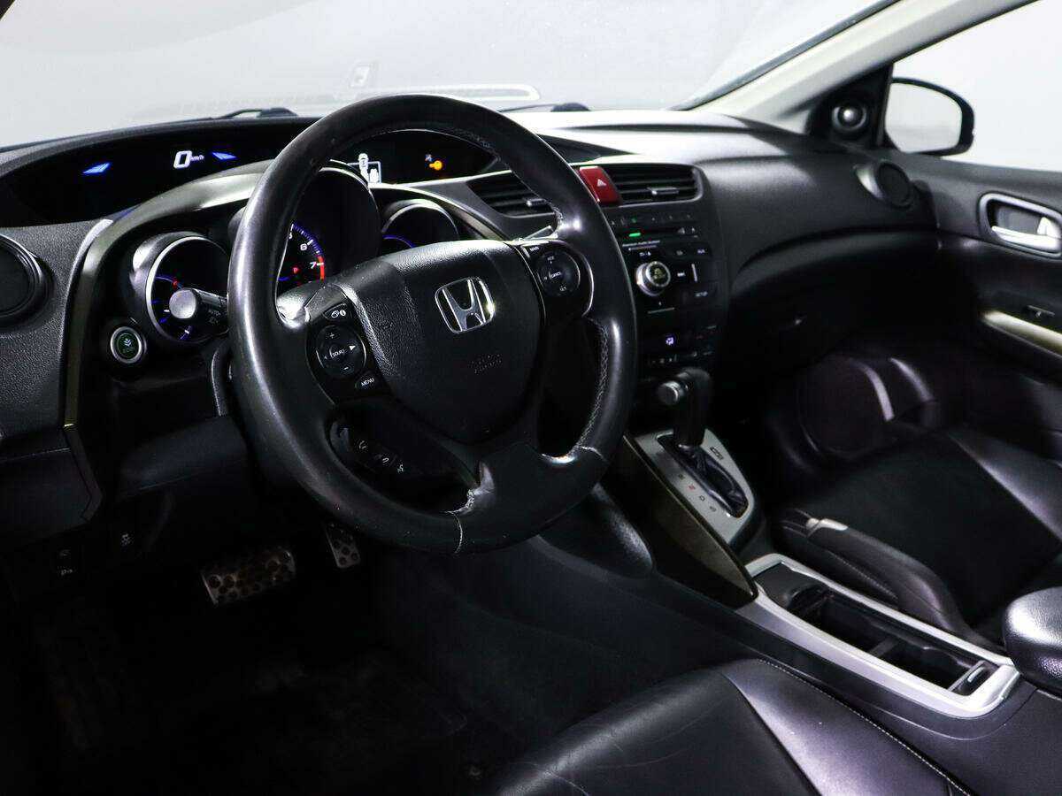 Honda Civic 2012 года с пробегом. Фото: #12