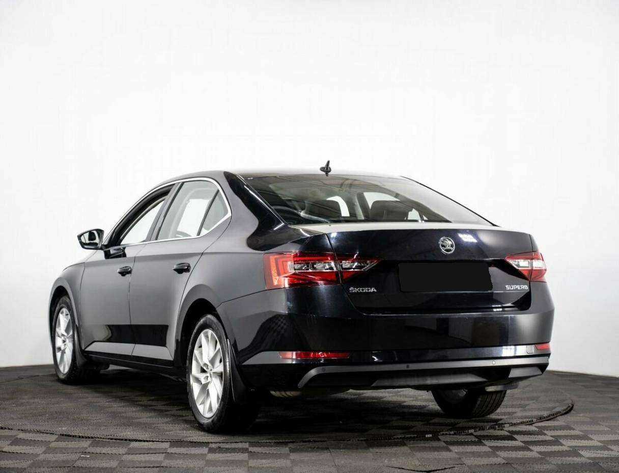 Skoda Superb 2017 года с пробегом. Фото: #3