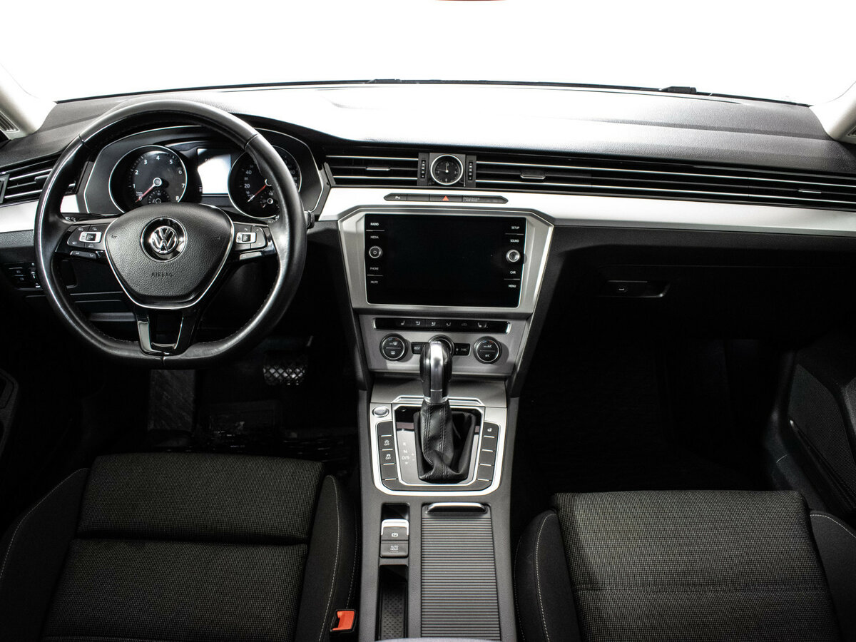 Volkswagen Passat 2017 года с пробегом. Фото: #12