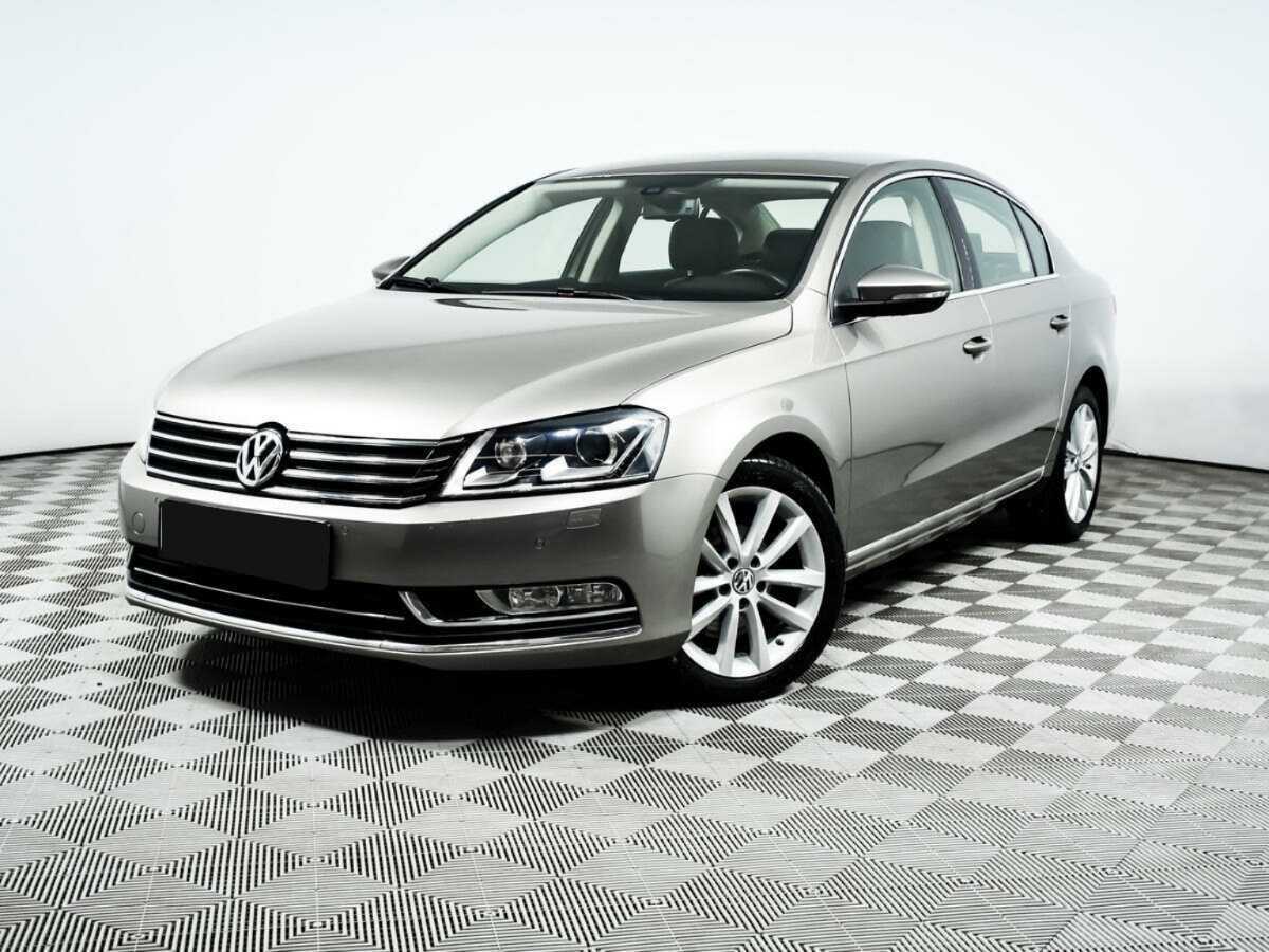 Volkswagen Passat 2012 года с пробегом. Посмотреть фото