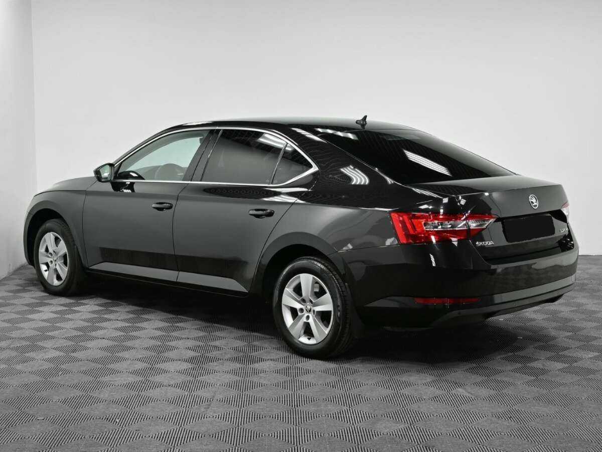 Skoda Superb 2016 года с пробегом. Фото: #3