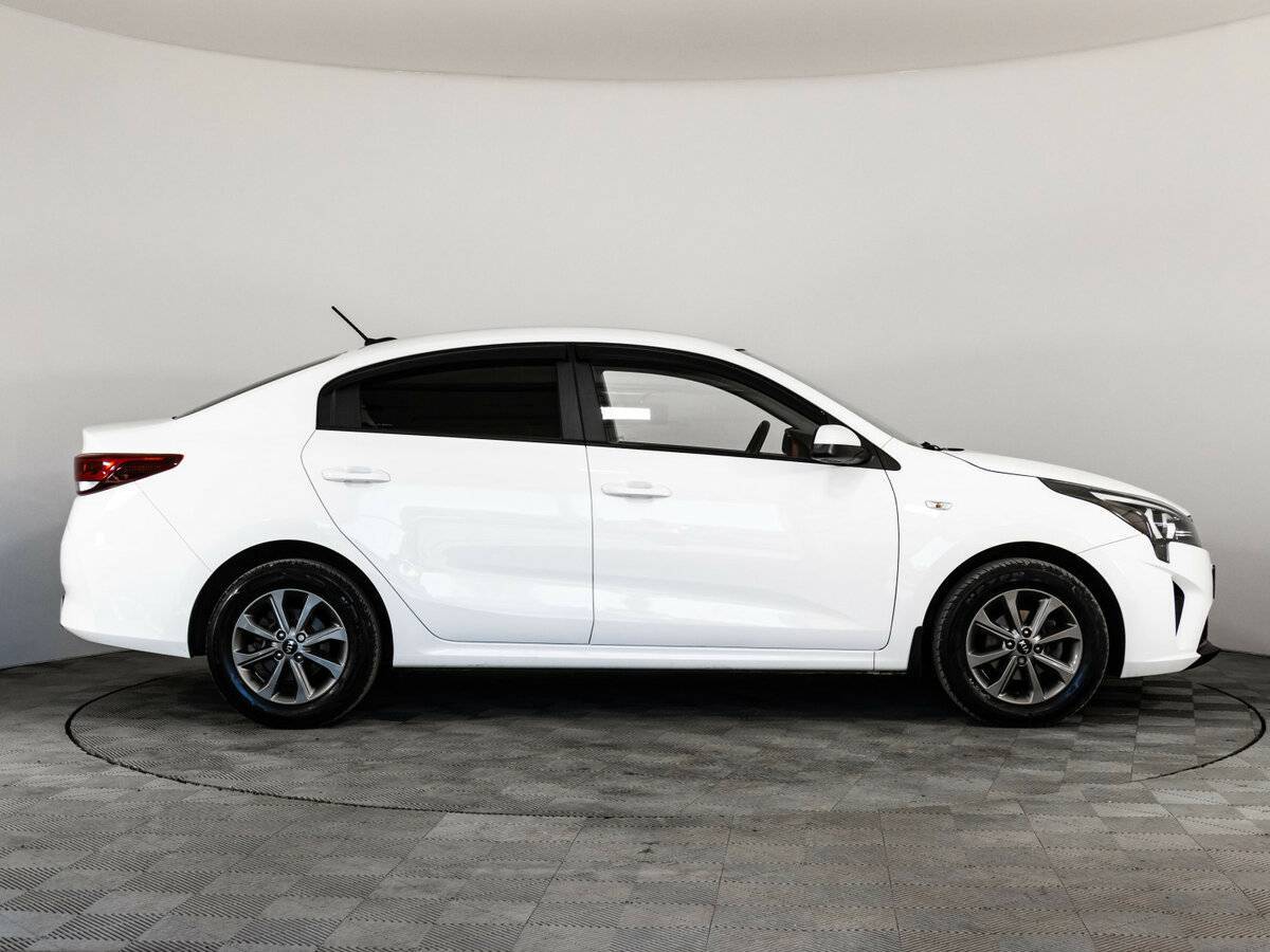 Kia Rio 2021 года с пробегом. Фото: #4