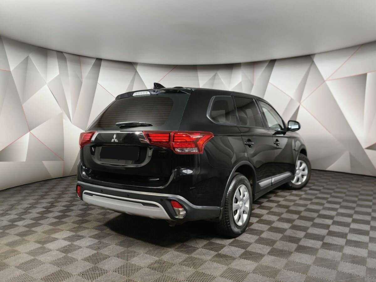 Mitsubishi Outlander 2018 года с пробегом. Фото: #1