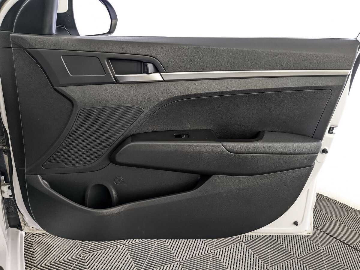 Hyundai Elantra 2019 года с пробегом. Фото: #21