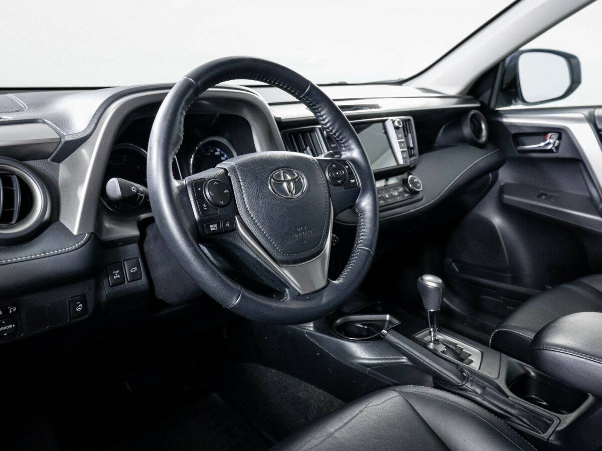 Toyota RAV4 2018 года с пробегом. Фото: #13
