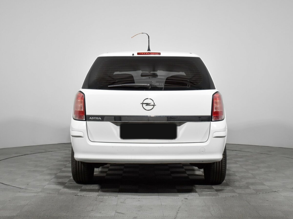 Opel Astra 2013 года с пробегом. Фото: #5