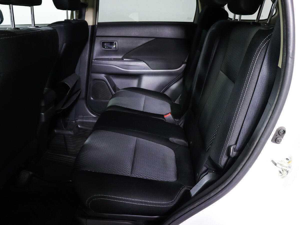 Mitsubishi Outlander 2018 года с пробегом. Фото: #7