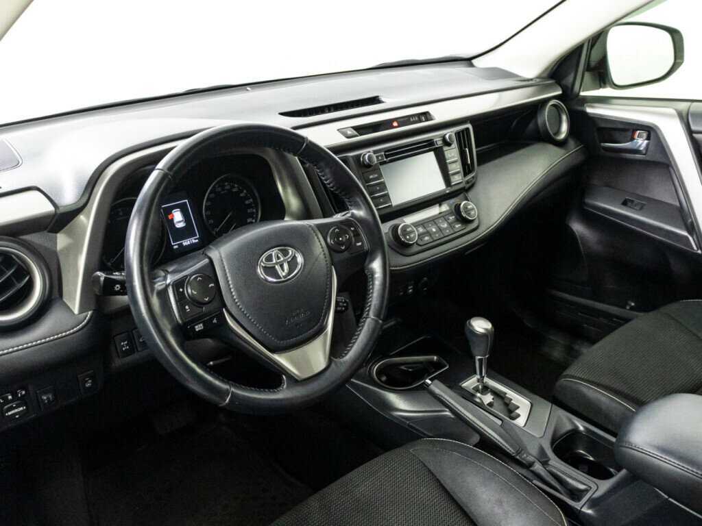Toyota RAV4 2016 года с пробегом. Фото: #10