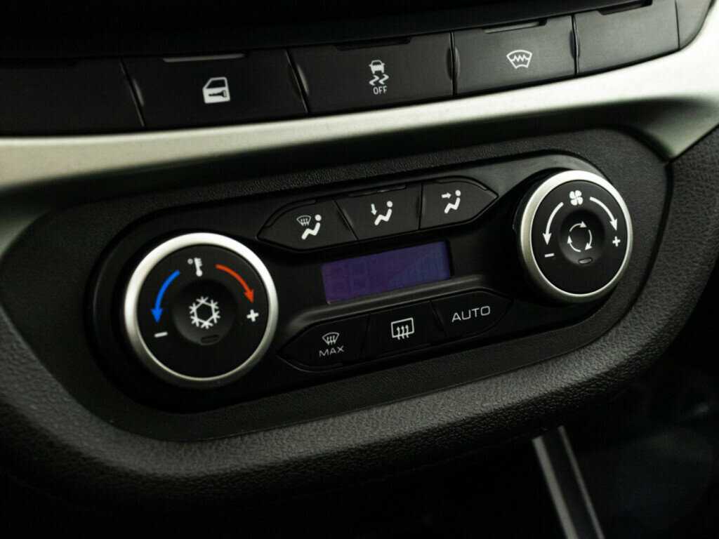 Lada (ВАЗ) Vesta 2018 года с пробегом. Фото: #17