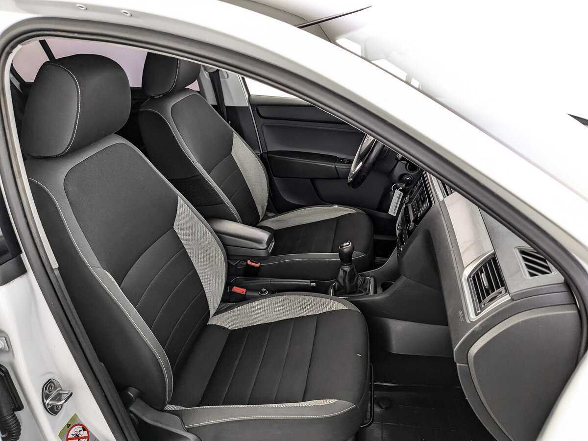 Skoda Rapid 2017 года с пробегом. Фото: #19