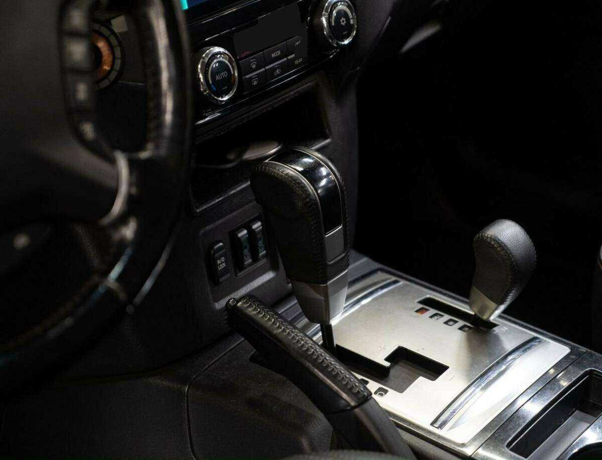 Mitsubishi Pajero 2014 года с пробегом. Фото: #9