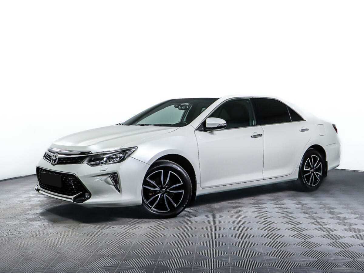 Toyota Camry 2017 года с пробегом. Посмотреть фото