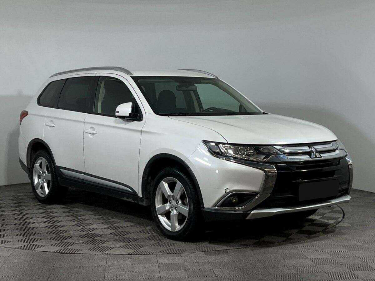 Mitsubishi Outlander 2018 года с пробегом. Фото: #2