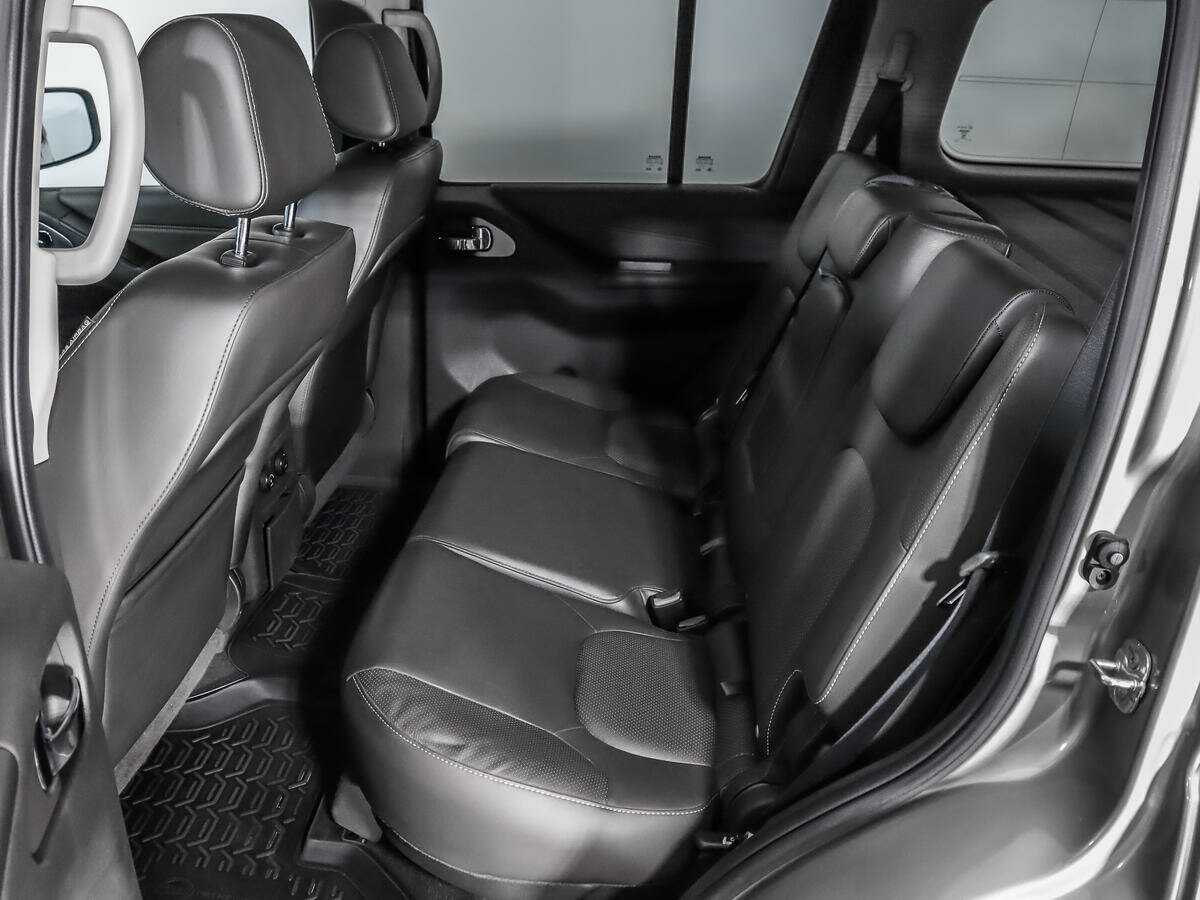 Nissan Pathfinder 2012 года с пробегом. Фото: #11