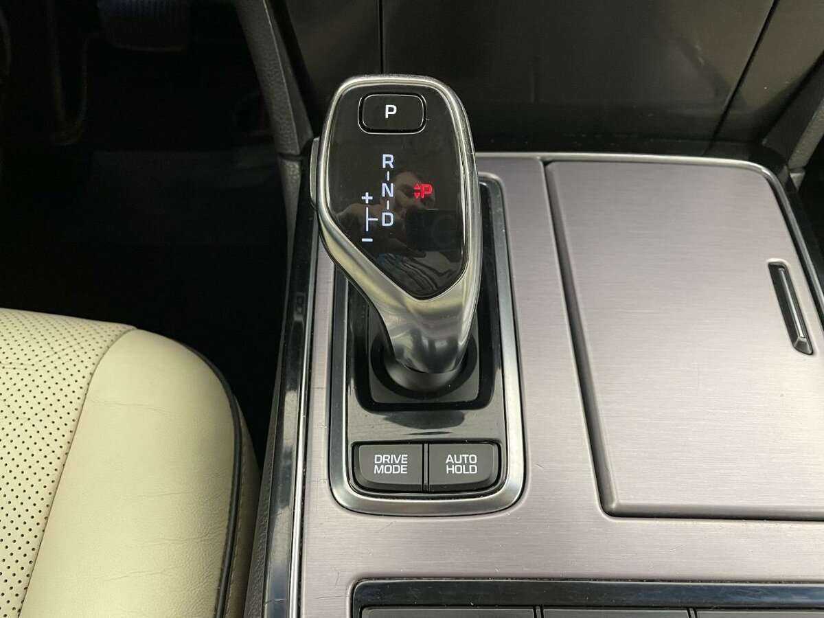 Hyundai Equus 2013 года с пробегом. Фото: #12