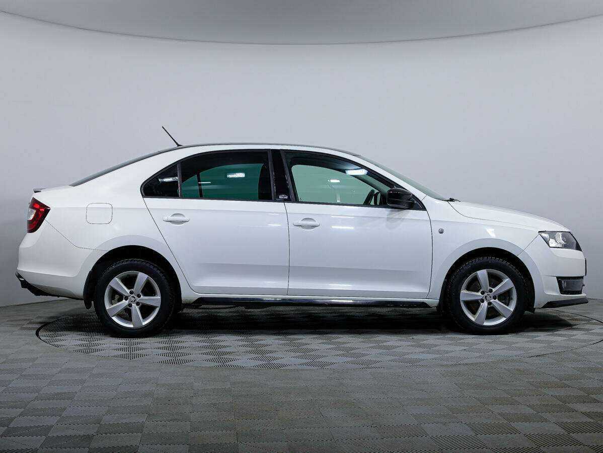 Skoda Rapid 2015 года с пробегом. Фото: #3