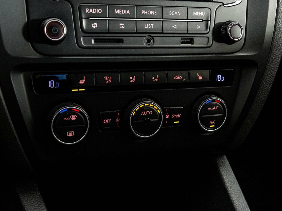 Volkswagen Jetta 2015 года с пробегом. Фото: #13