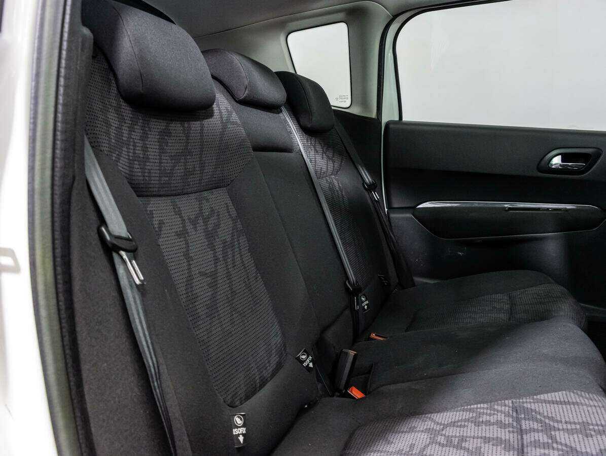 Peugeot 3008 2012 года с пробегом. Фото: #9