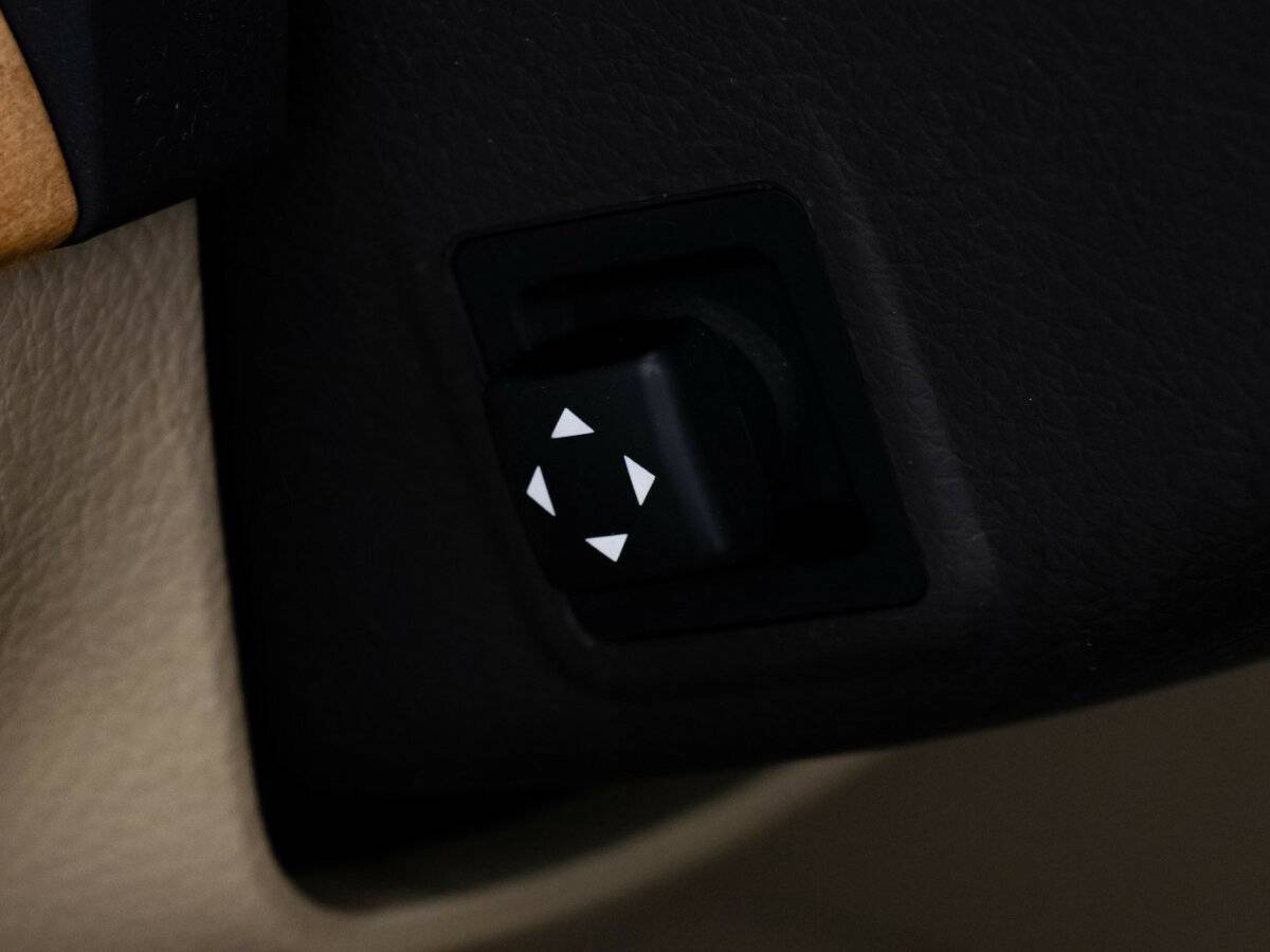 Kia Mohave 2012 года с пробегом. Фото: #16