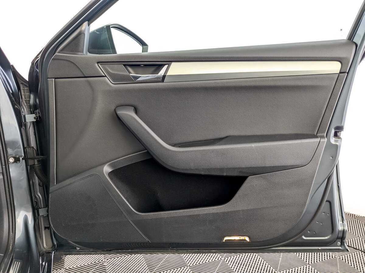 Skoda Superb 2018 года с пробегом. Фото: #21