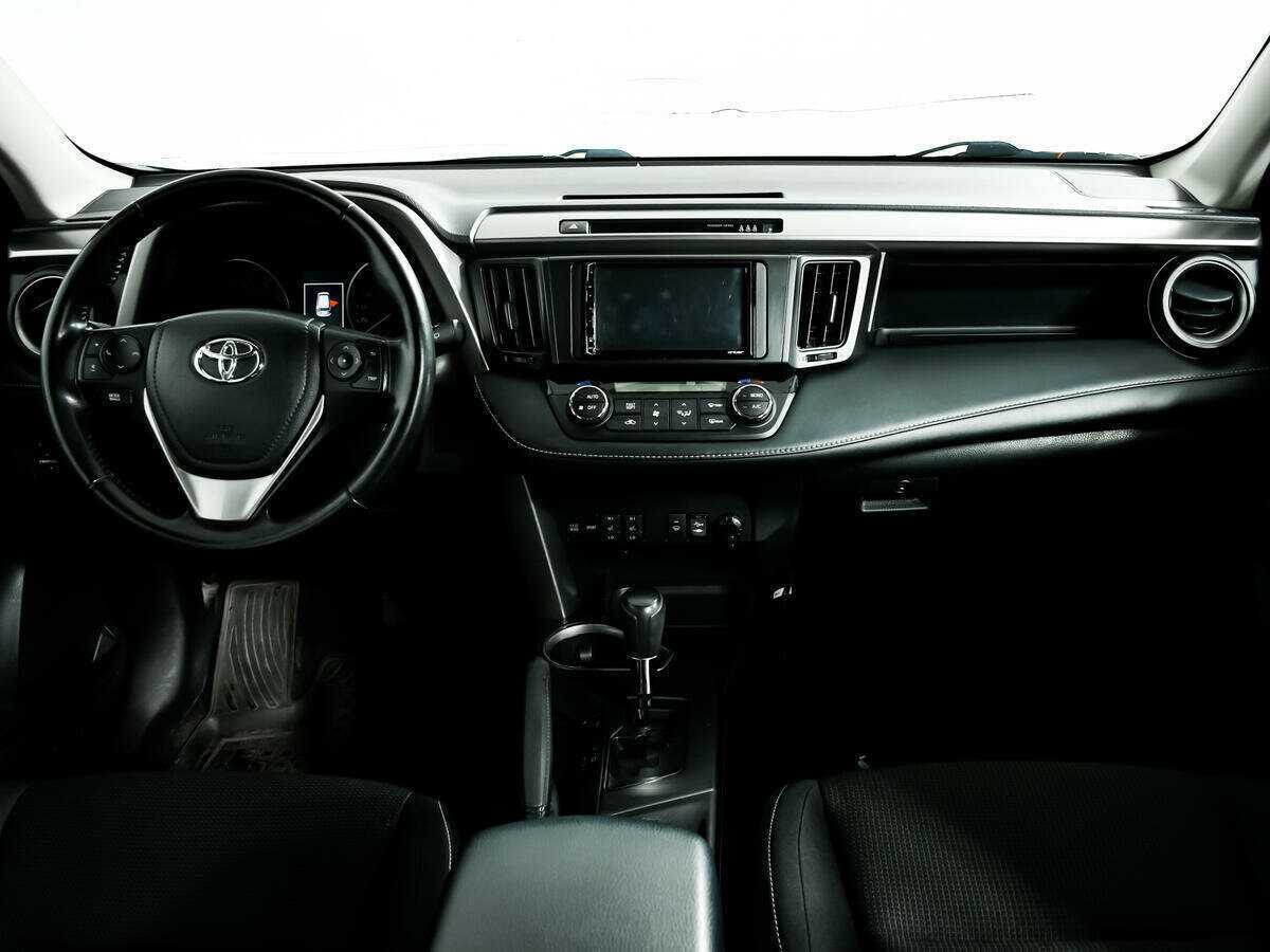 Toyota RAV4 2018 года с пробегом. Фото: #10