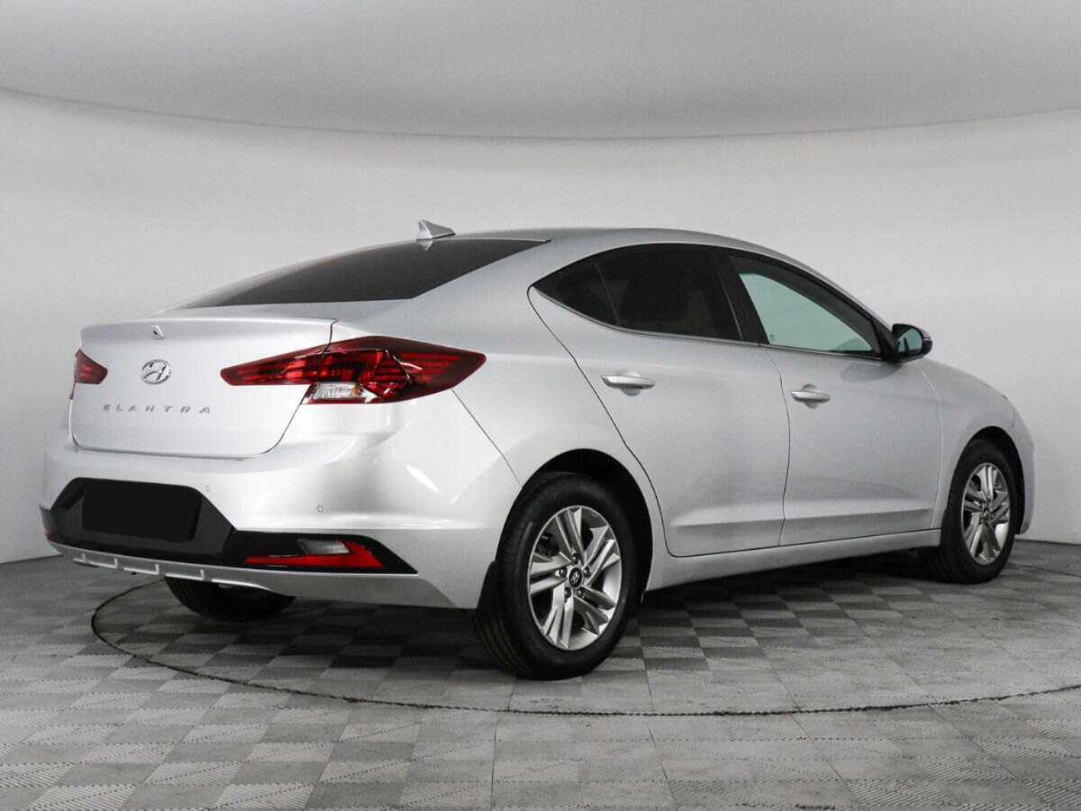 Hyundai Elantra 2019 года с пробегом. Фото: #4