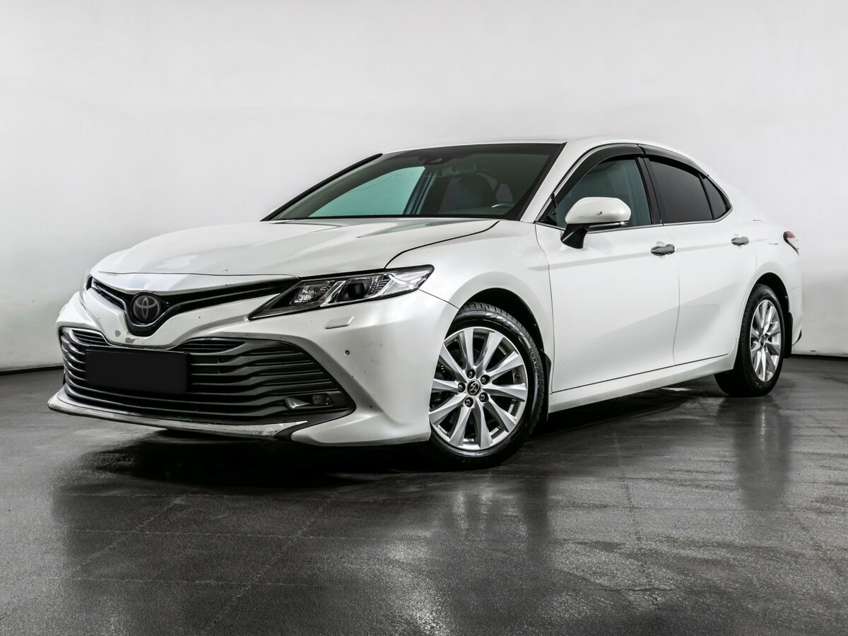 Toyota Camry 2020 года с пробегом. Посмотреть фото