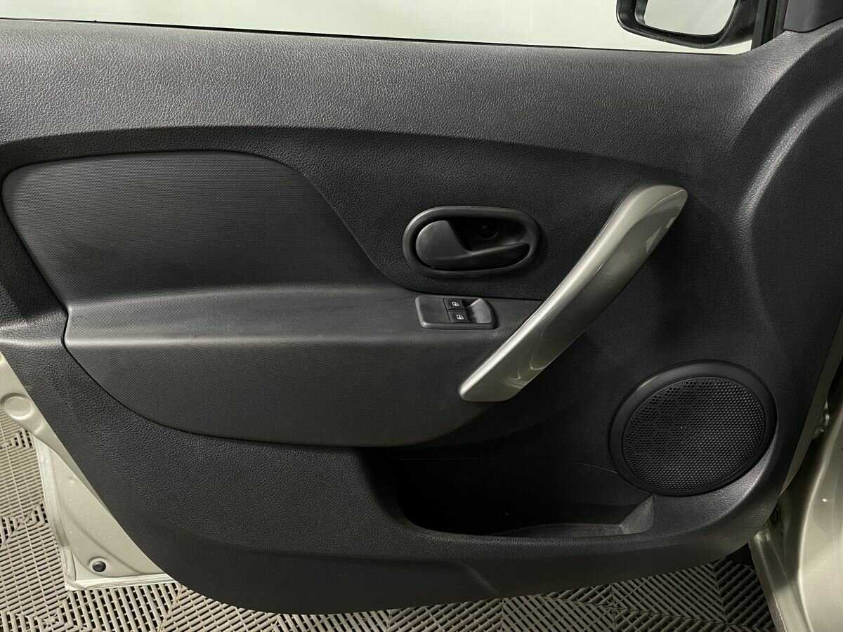 Renault Logan 2018 года с пробегом. Фото: #7