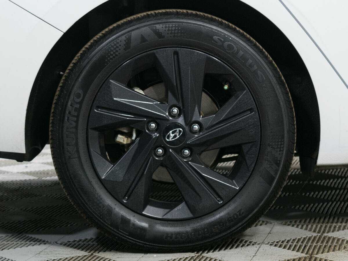 Hyundai Elantra 2021 года с пробегом. Фото: #18