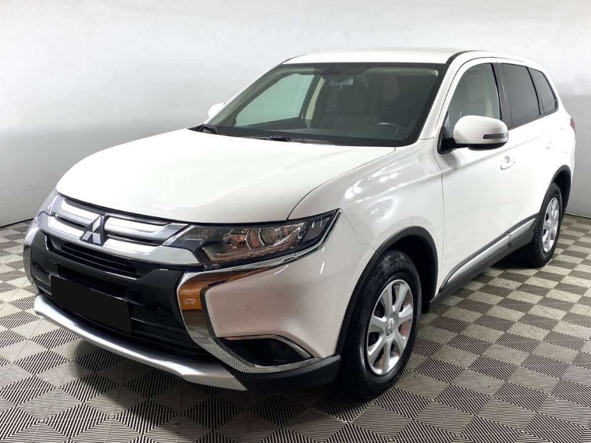 Mitsubishi Outlander 2017 года с пробегом. Посмотреть фото