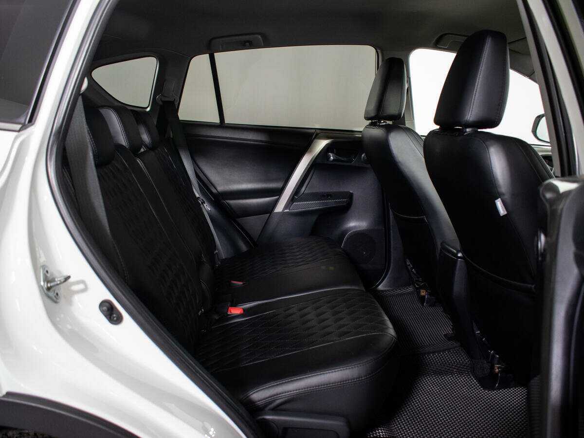 Toyota RAV4 2013 года с пробегом. Фото: #7