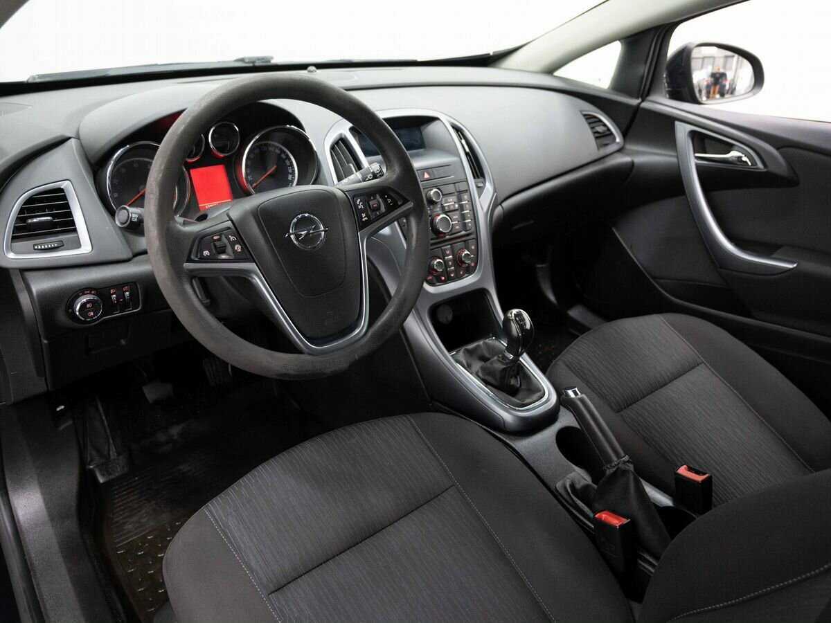 Opel Astra 2013 года с пробегом. Фото: #6