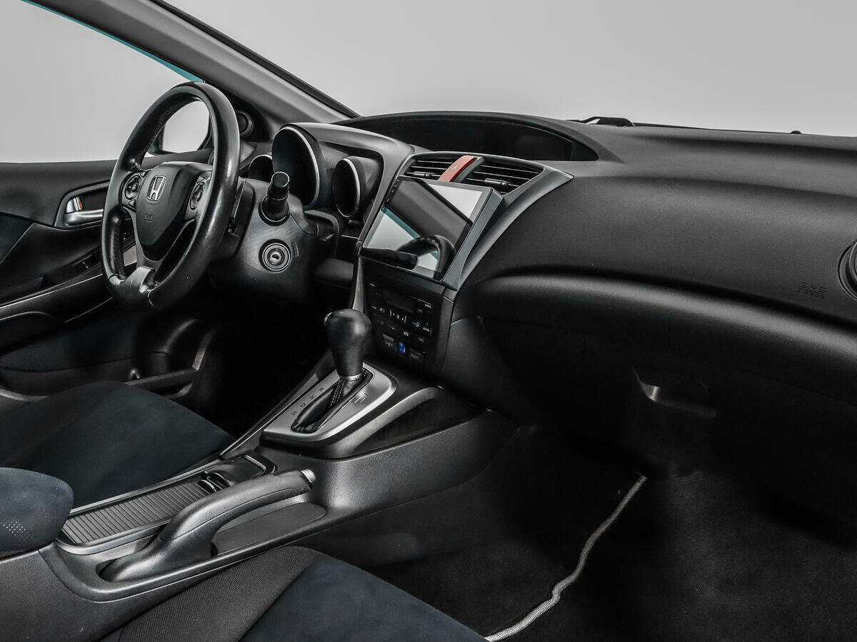 Honda Civic 2012 года с пробегом. Фото: #10